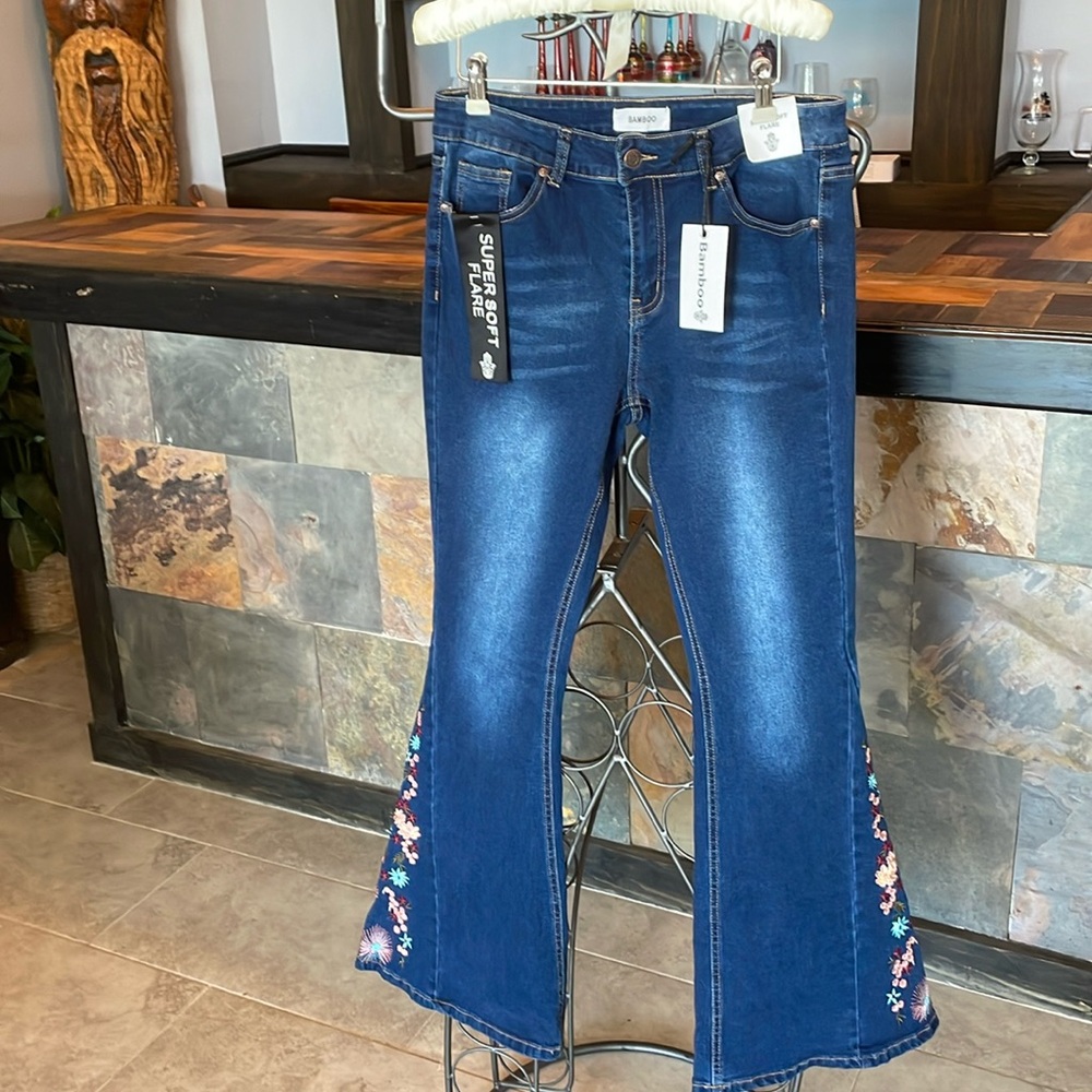 Bamboo super soft flare size 11 NWOT